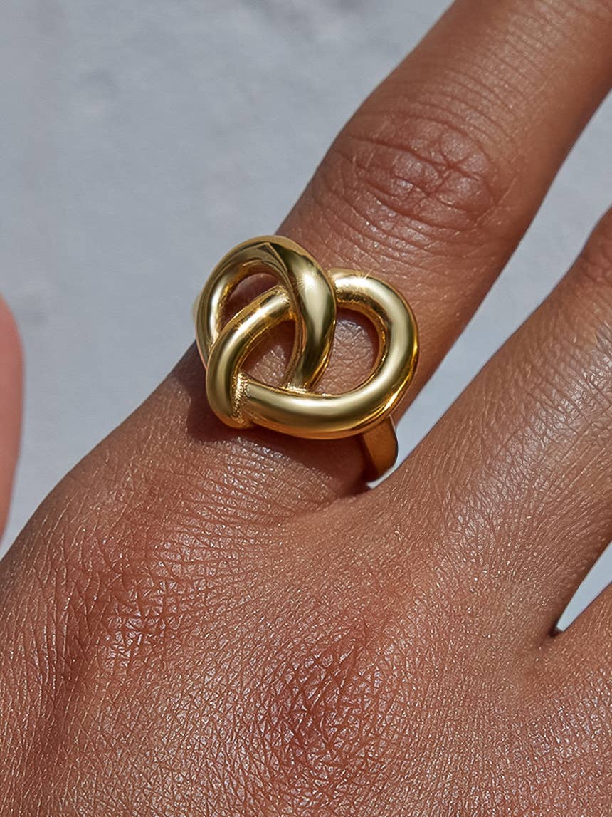 The Imperia Loop Ring