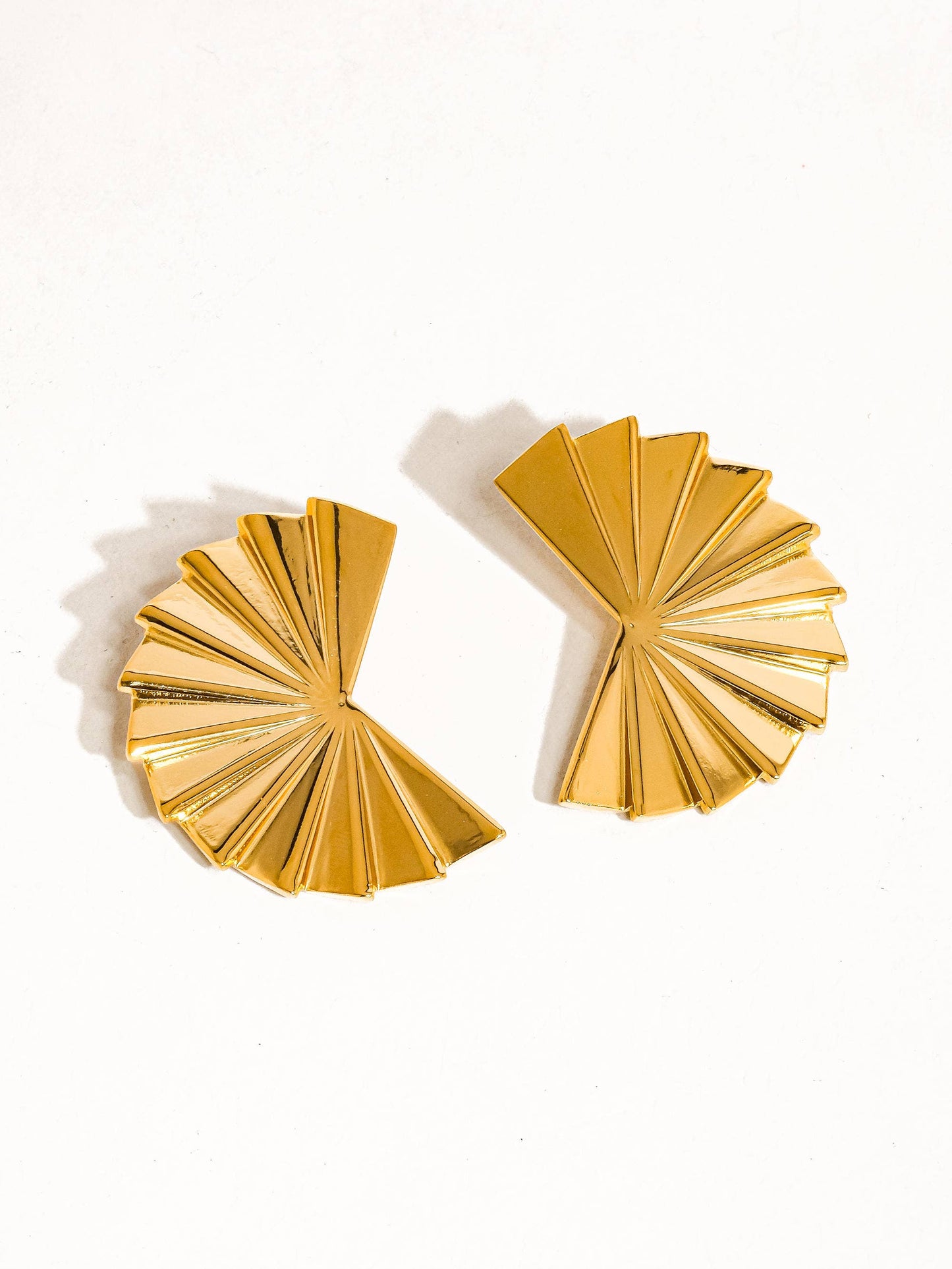 Golden Palma Fan Earring
